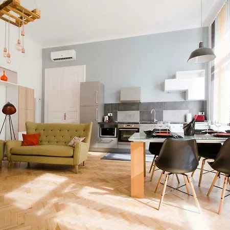 Andrassy Boulevard شقة