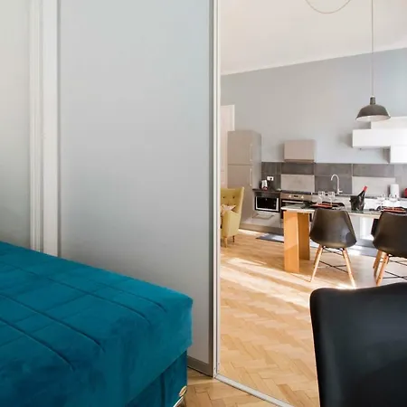 Andrassy Boulevard Apartment Budapest