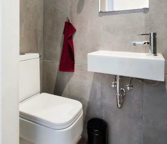 Andrassy Boulevard Mid-term Apartment